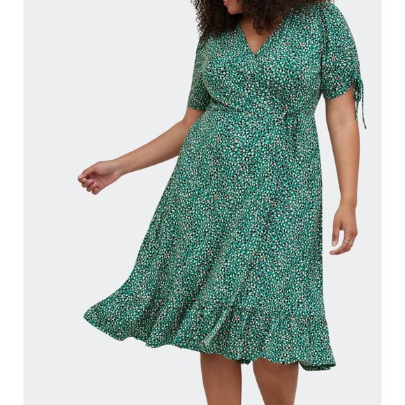 torrid Dresses & Skirts - Torrid Green Printed Short Sleeve A-line Polka Dot Stretch Wrap Midi Dress 1X